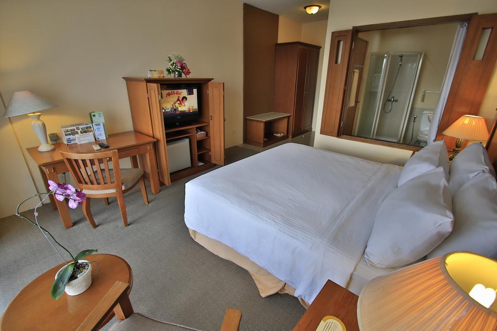 The Jayakarta Suites Bandung Room photo